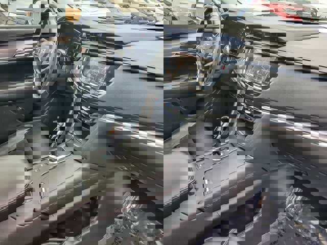 Used 2018 Cadillac XT5 Luxury w/ Driver Awareness Package image 26