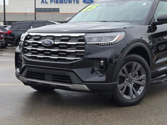 Certified 2025 Ford Explorer Active w/ Active Comfort Package AWD/4WD image 2