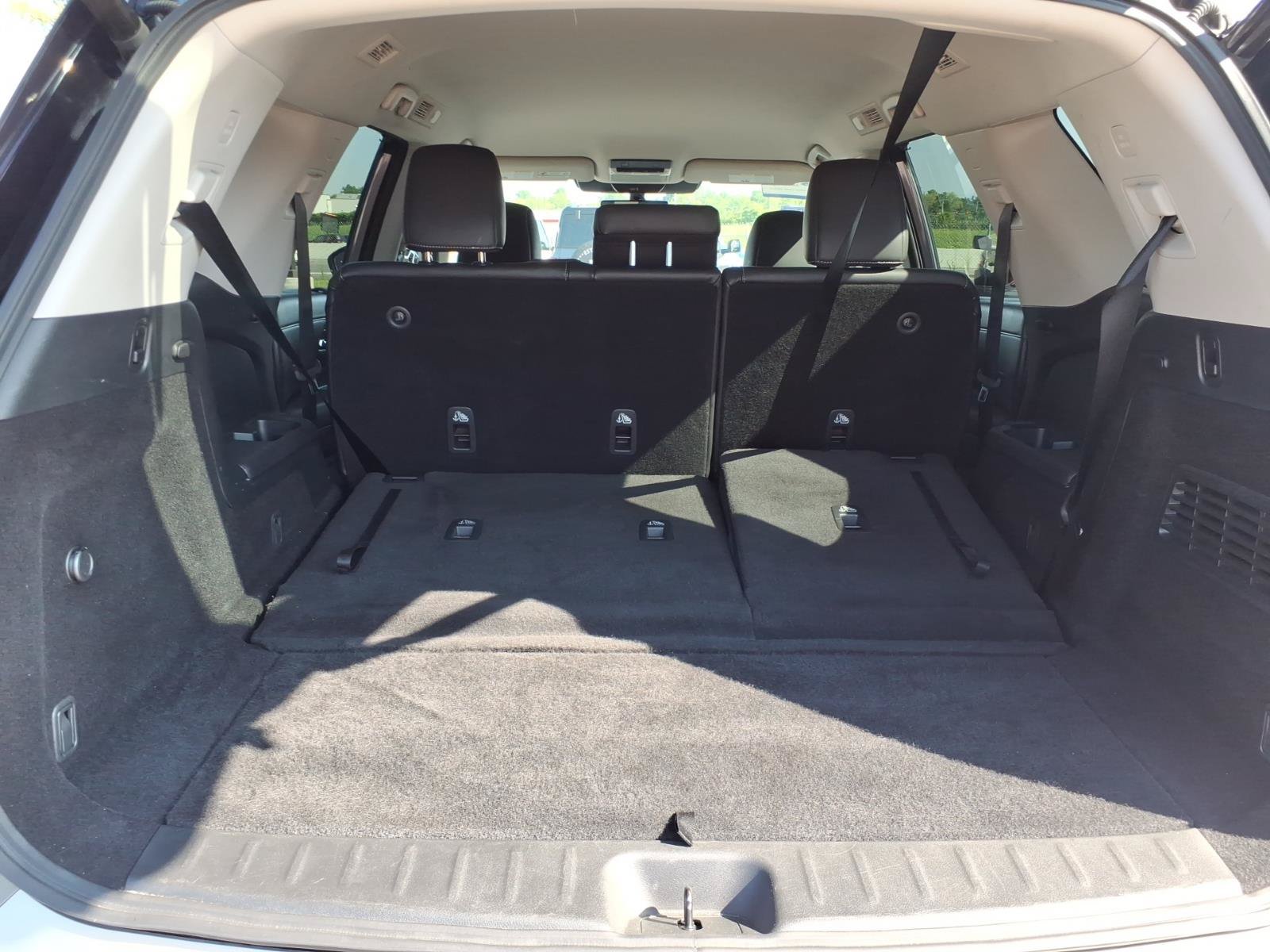 Used 2025 Nissan Pathfinder SL FWD image 16