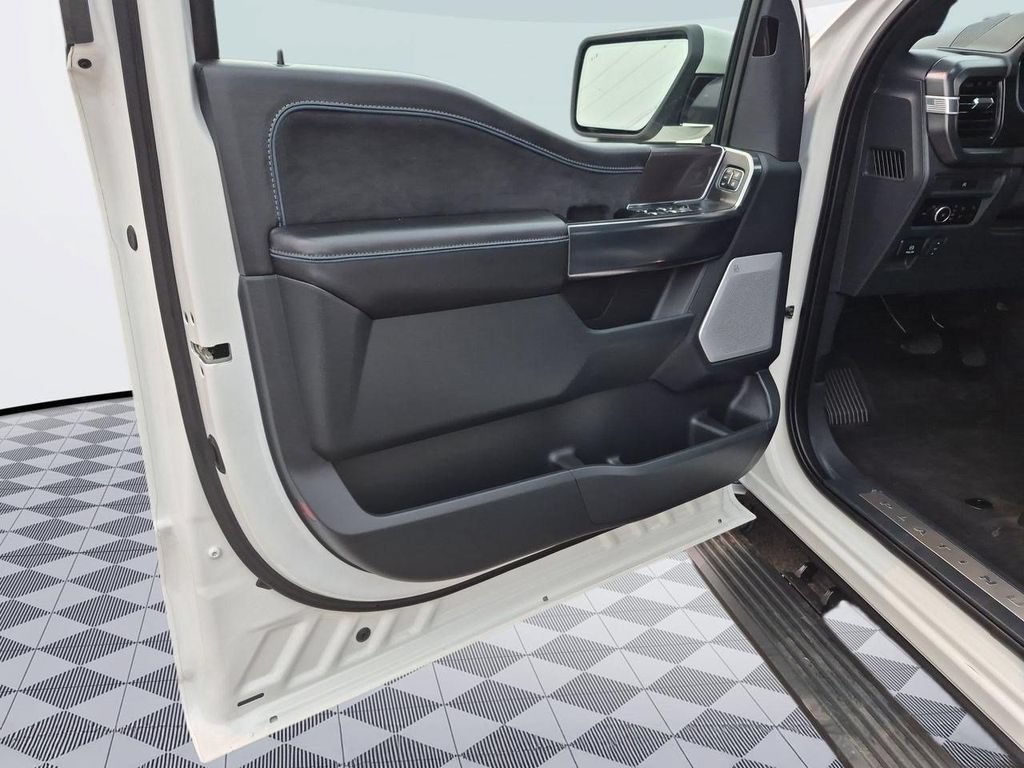 Certified 2025 Ford F150 Platinum AWD/4WD image 9