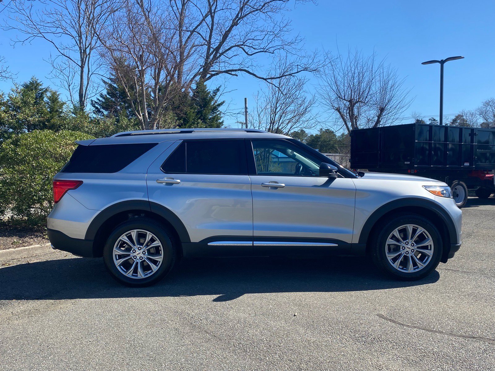 Certified 2023 Ford Explorer Limited image 3