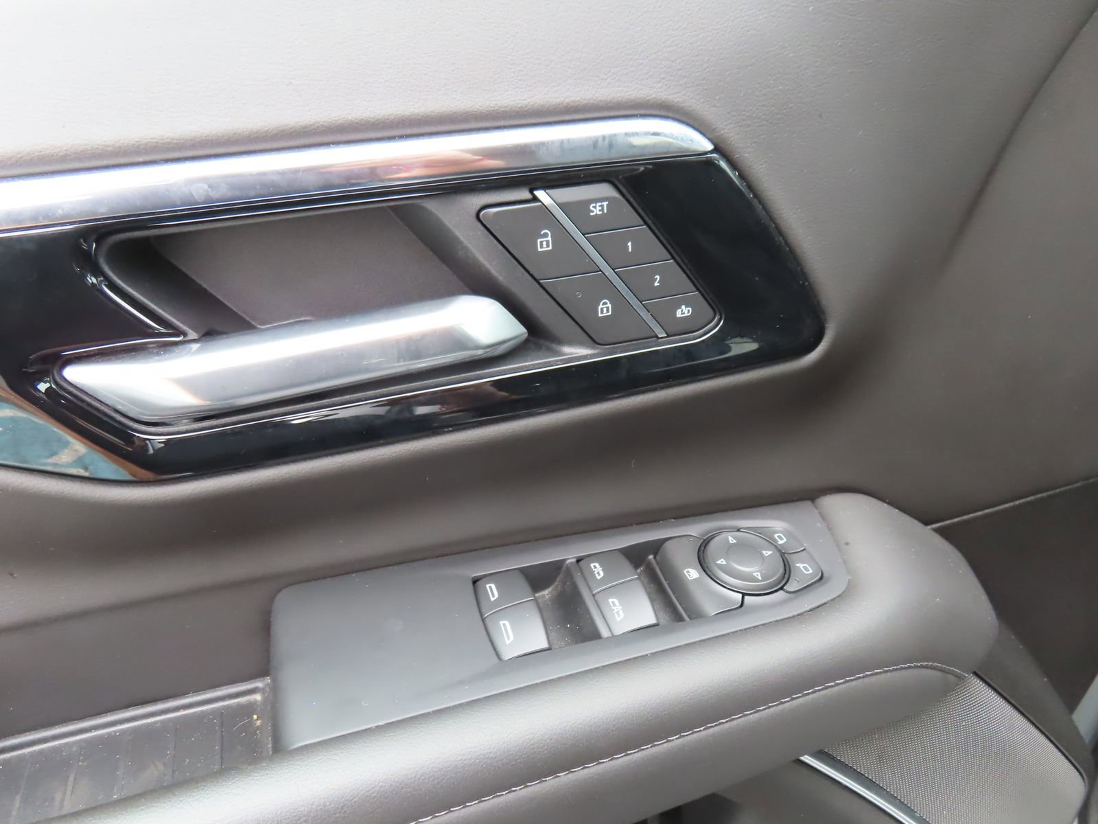 Used 2025 Chevrolet Tahoe LT image 14