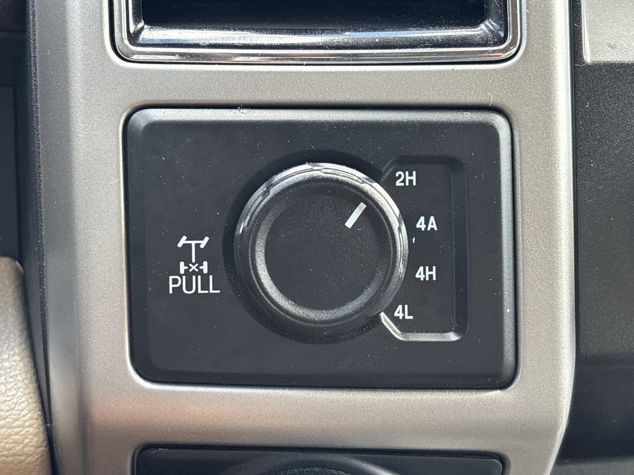 Certified 2020 Ford F150 Lariat w/ Equipment Group 501A Mid image 31