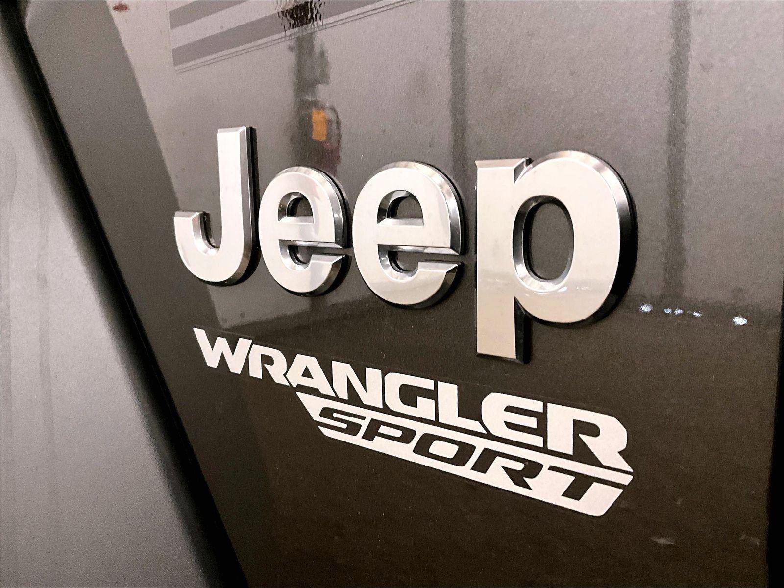 Used 2018 Jeep Wrangler Sport AWD/4WD image 13
