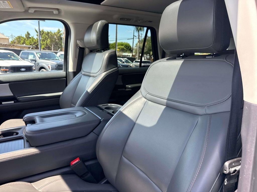 Certified 2025 Ford Expedition Max Active AWD/4WD image 27