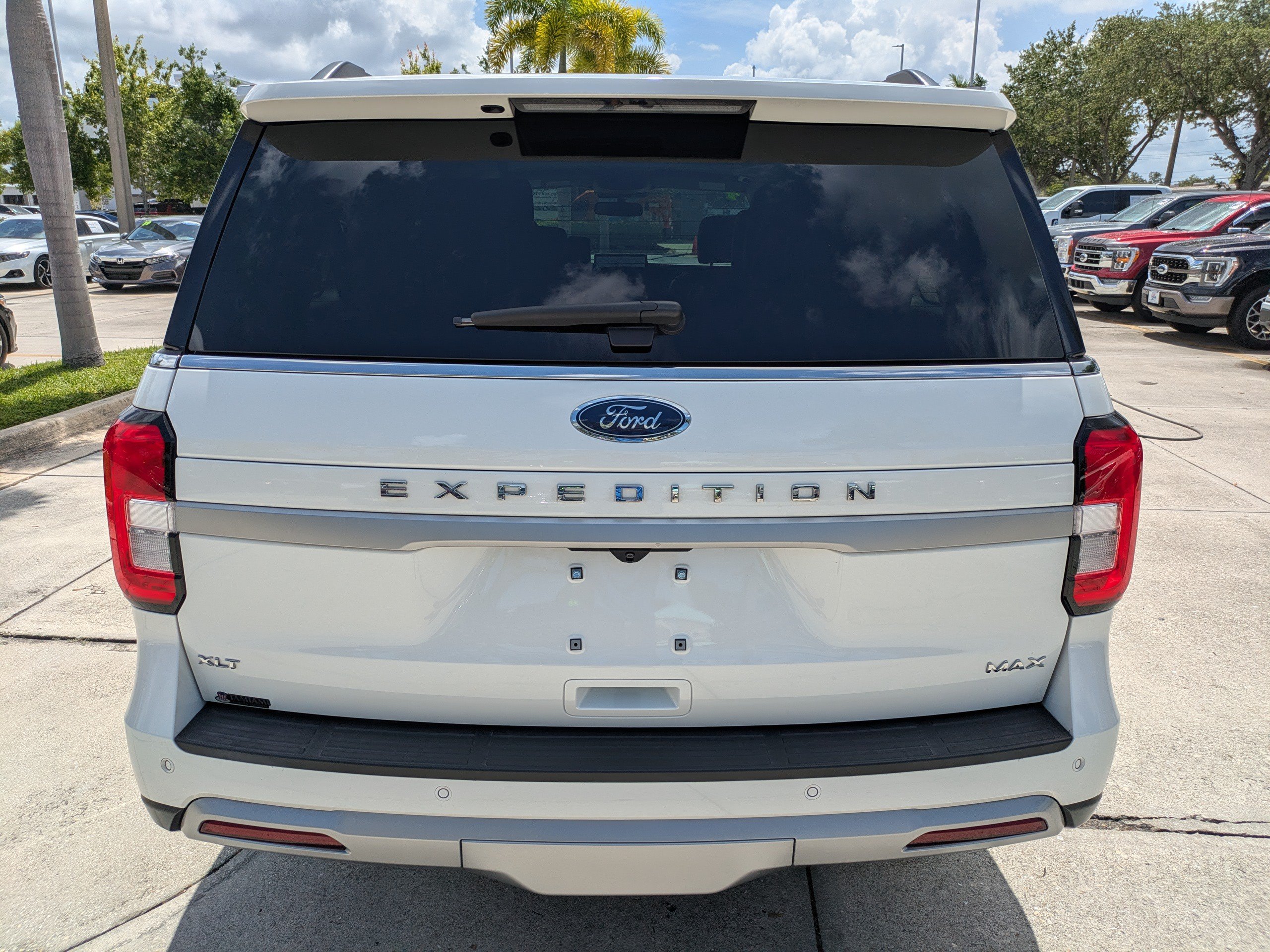 Certified 2024 Ford Expedition Max XLT RWD image 5