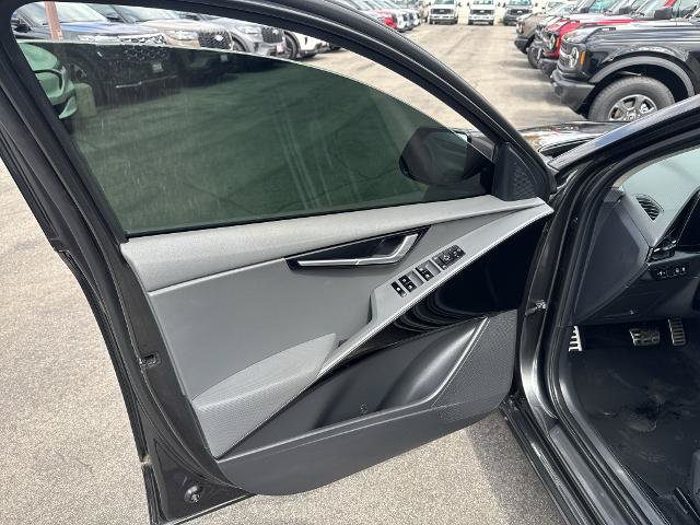 Used 2023 Kia Niro EX Touring FWD image 7