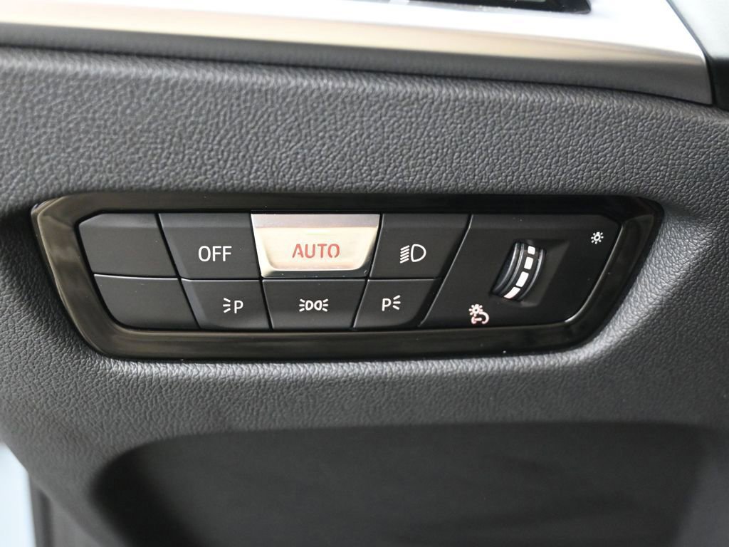 Used 2025 BMW i4 eDrive40 w/ M Sport Package image 40