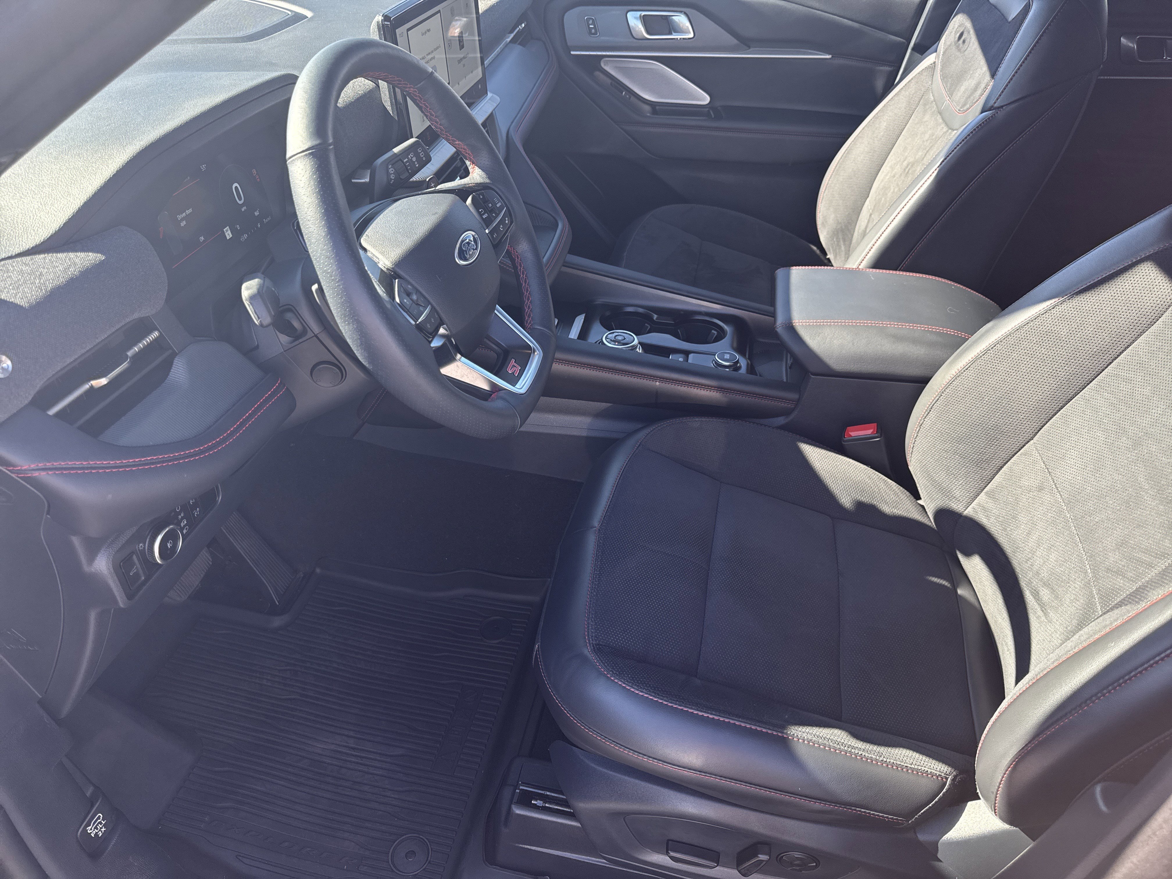Certified 2025 Ford Explorer ST image 9
