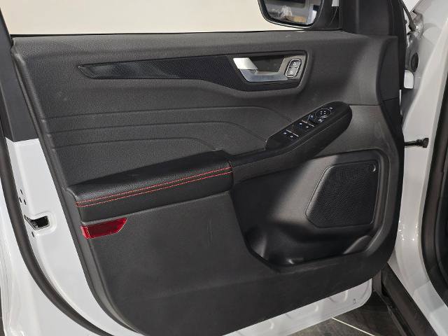 Certified 2025 Ford Escape ST-Line Select image 17