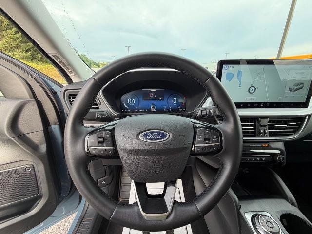 Certified 2025 Ford Escape Platinum AWD/4WD image 31
