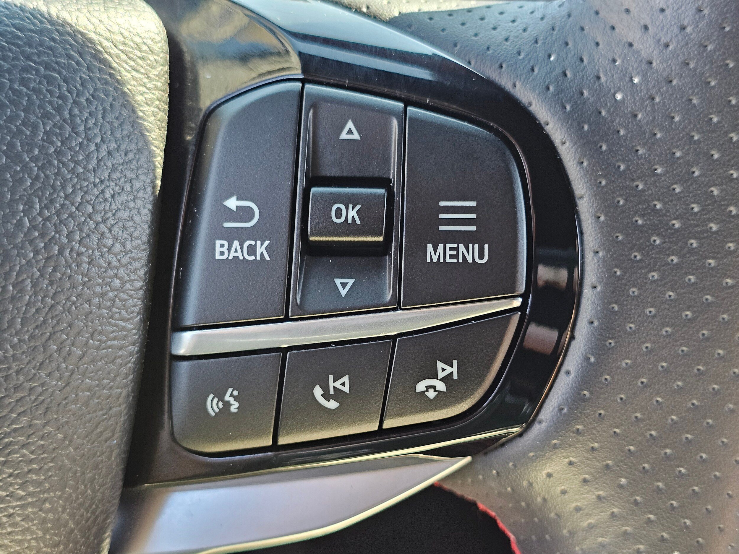 Certified 2025 Ford Explorer ST w/ Sun And Sound Package AWD/4WD image 26