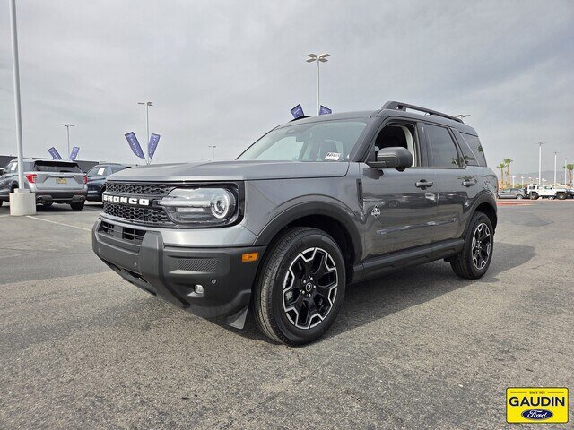 Certified 2025 Ford Bronco Sport Outer Banks w/ Outer Banks Tech Package+ AWD/4WD image 3