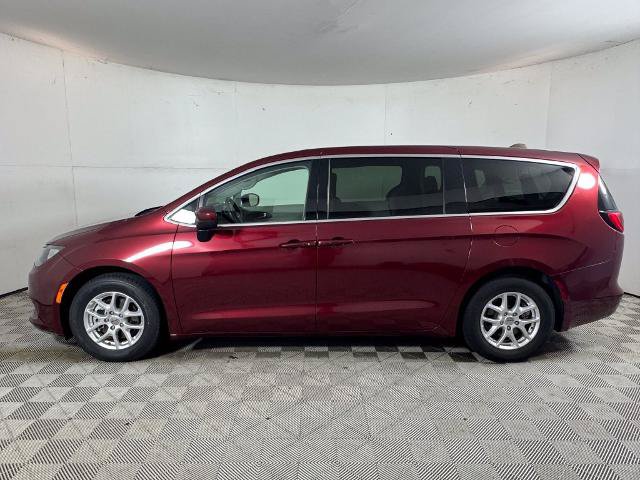 Used 2023 Chrysler Voyager LX FWD image 12