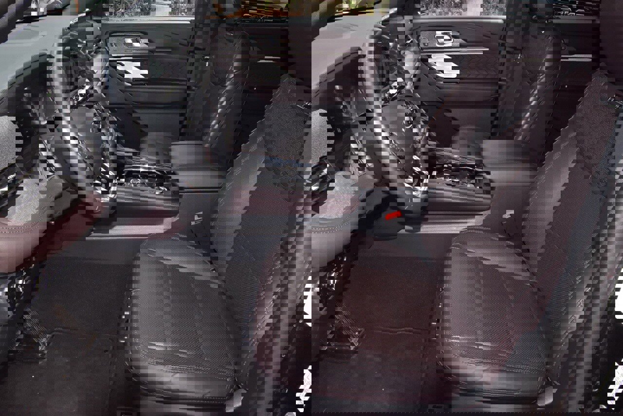 Certified 2025 Ford Explorer Platinum w/ LUX Leather Package image 13