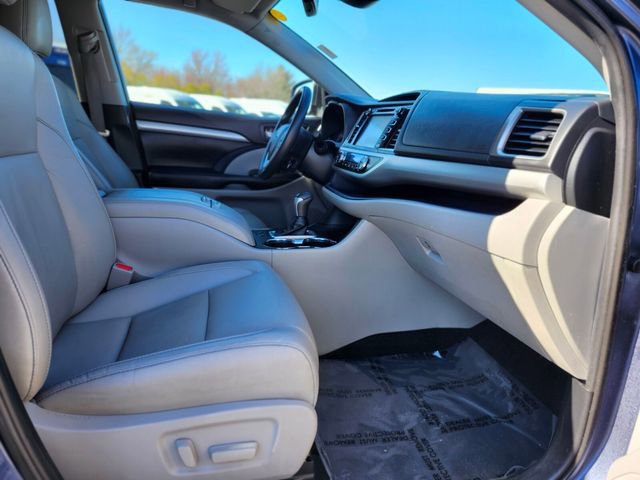 Used 2019 Toyota Highlander XLE image 11