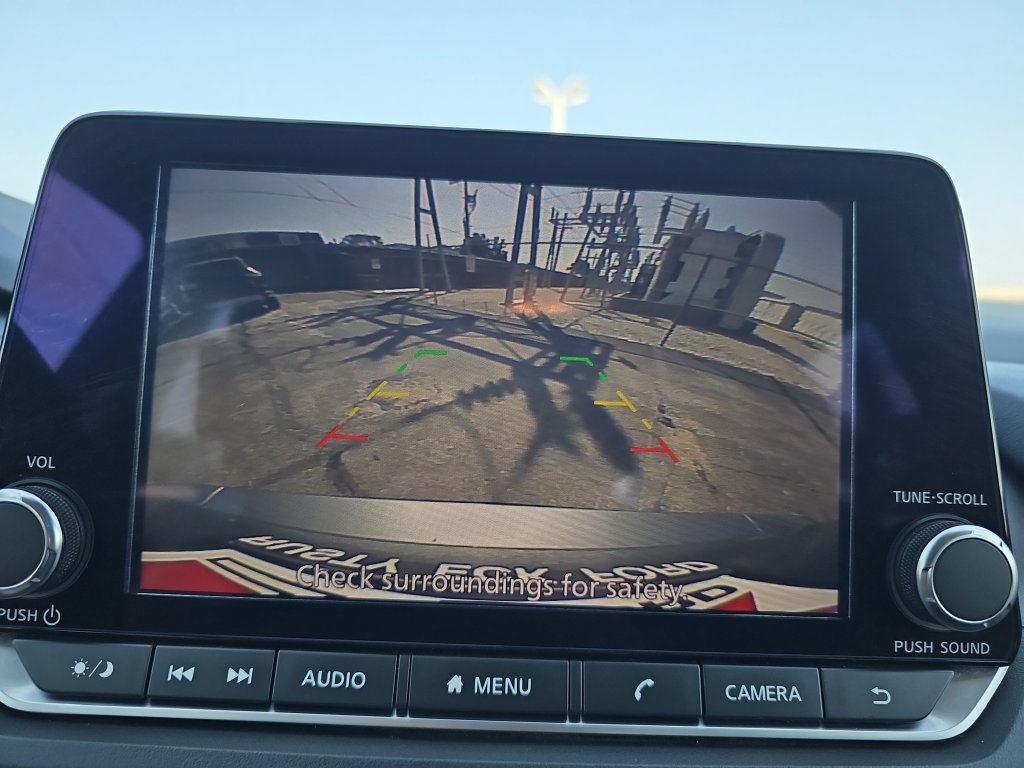 Used 2024 Nissan Rogue S AWD/4WD image 21