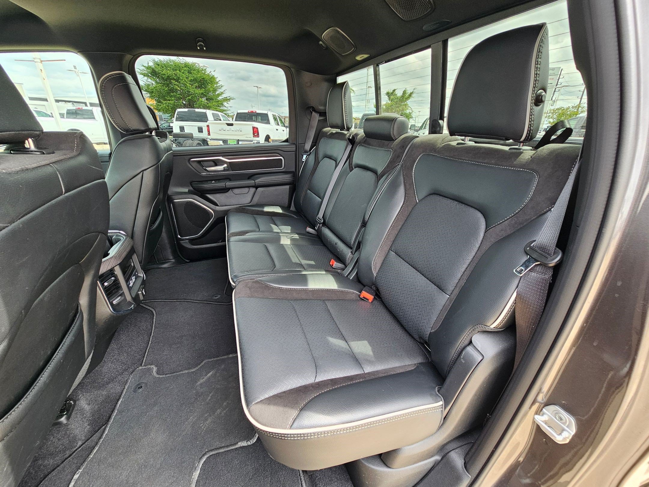 Used 2026 RAM 1500 Laramie AWD/4WD image 27