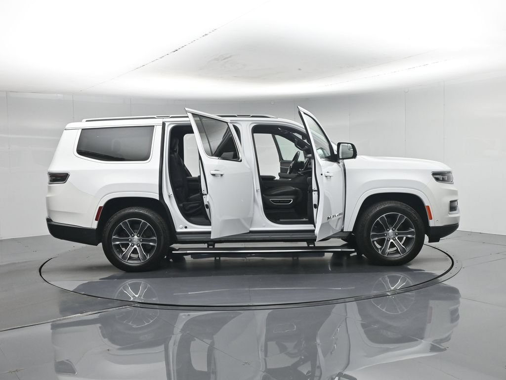 Used 2022 Jeep Grand Wagoneer Series I AWD/4WD image 5