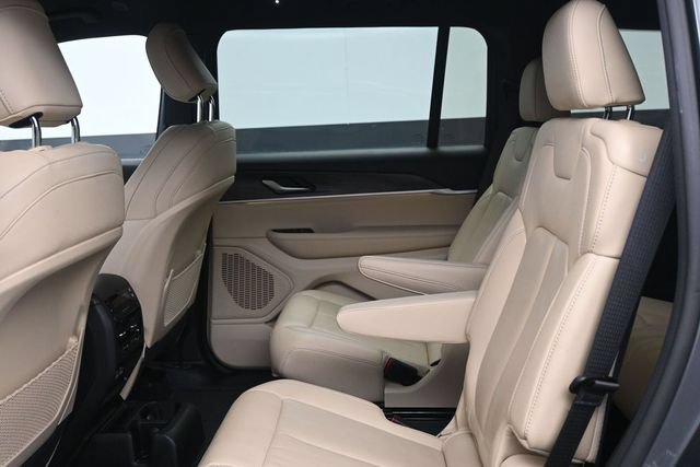 Used 2023 Jeep Grand Cherokee L Limited AWD/4WD image 5