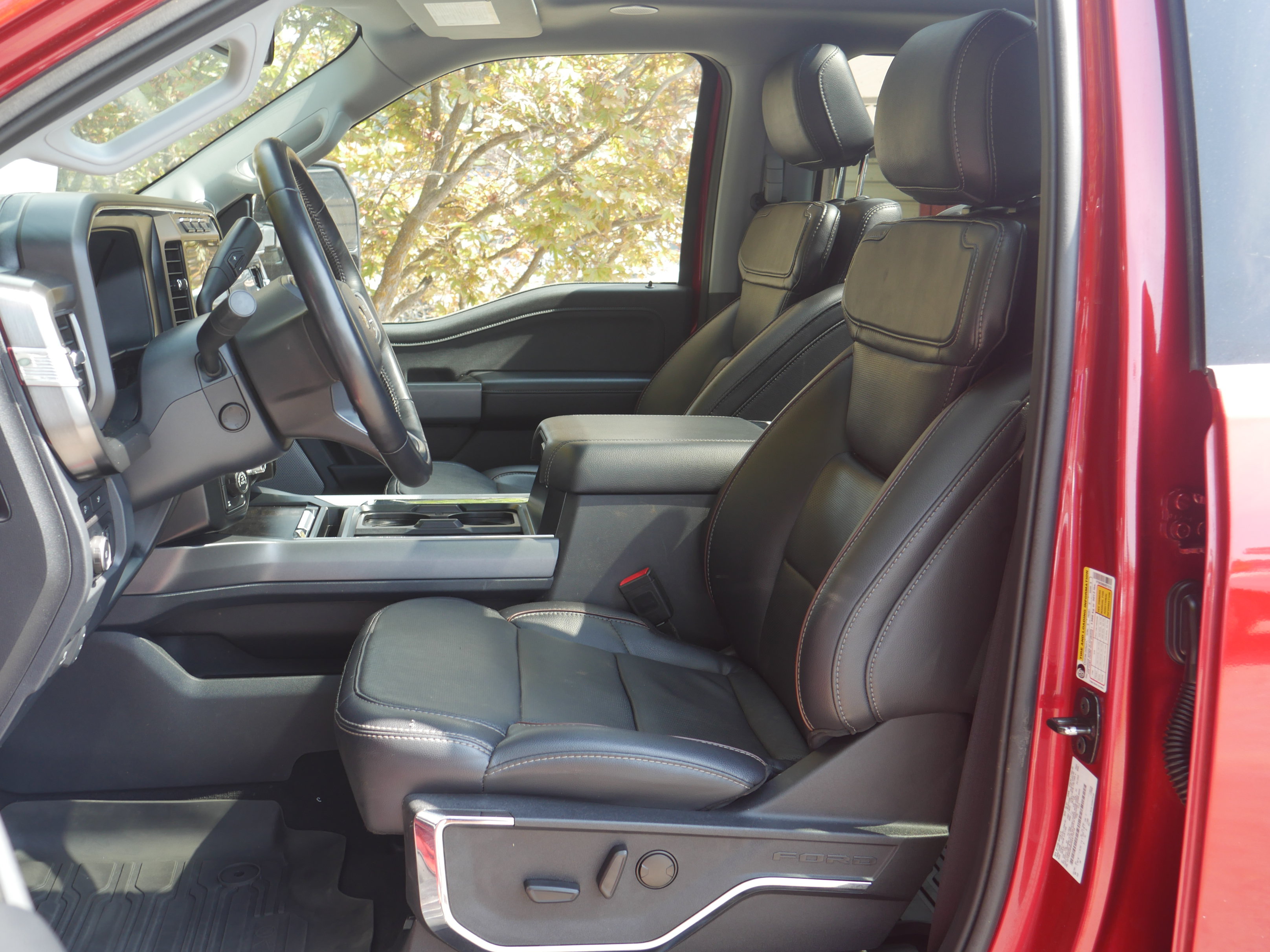 Certified 2024 Ford F250 Lariat w/ Lariat Ultimate Package AWD/4WD image 3