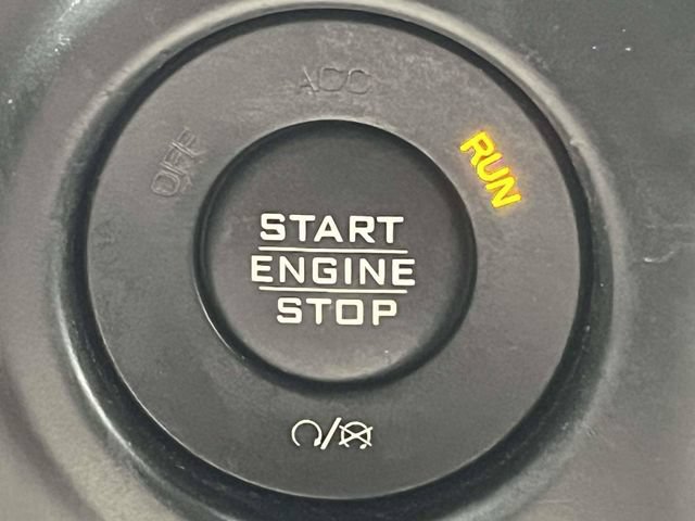 Used 2018 Jeep Wrangler Unlimited Sahara AWD/4WD image 32