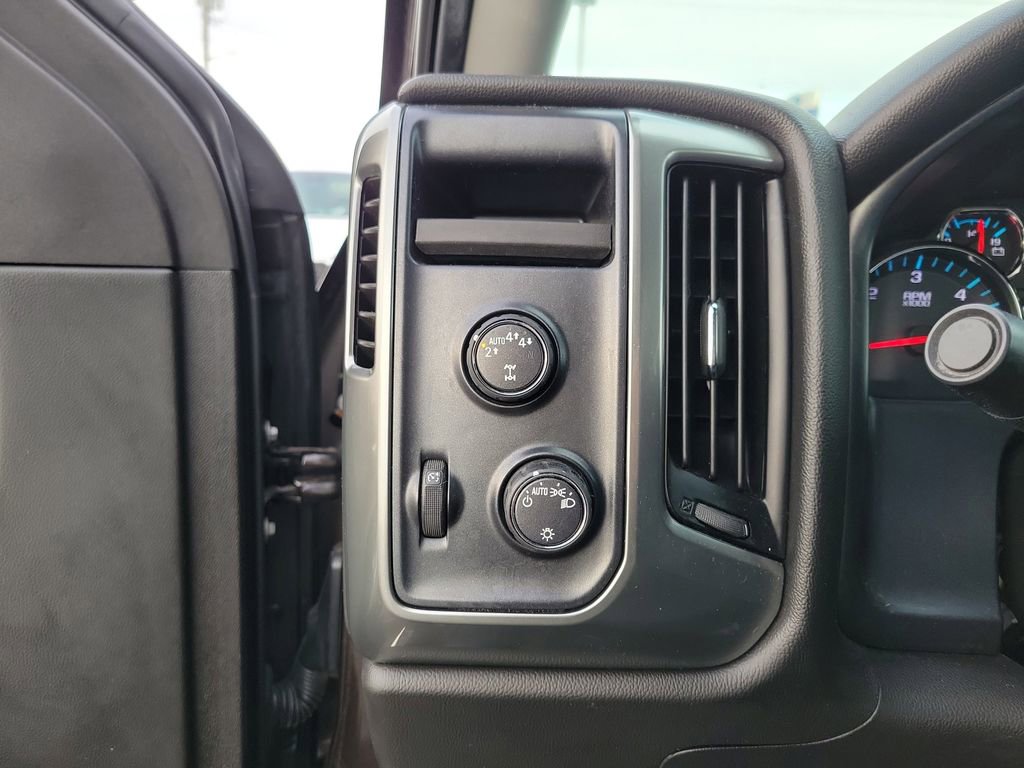 Used 2019 Chevrolet Silverado 1500 LT image 21