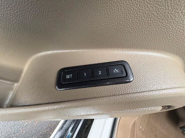 Used 2017 Chevrolet Suburban Premier AWD/4WD image 18