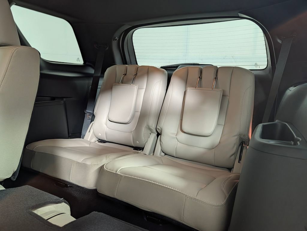 Certified 2019 Ford Explorer XLT w/ Equipment Group 202A FWD image 14