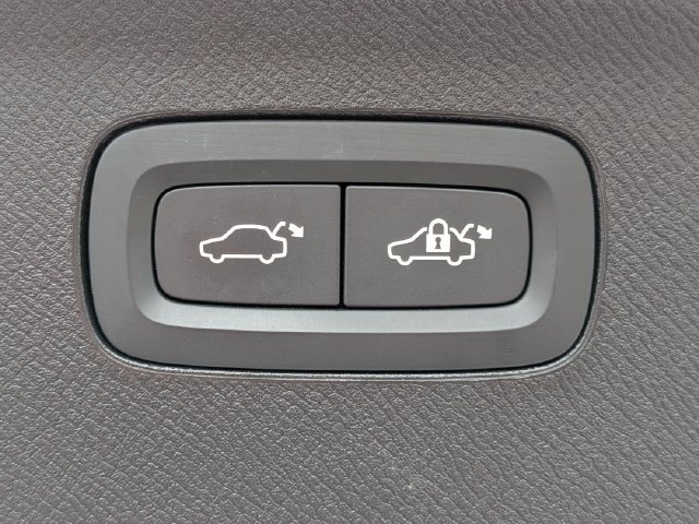 Used 2023 Volvo XC90 B6 Ultimate w/ Protection Package Premier AWD/4WD image 22