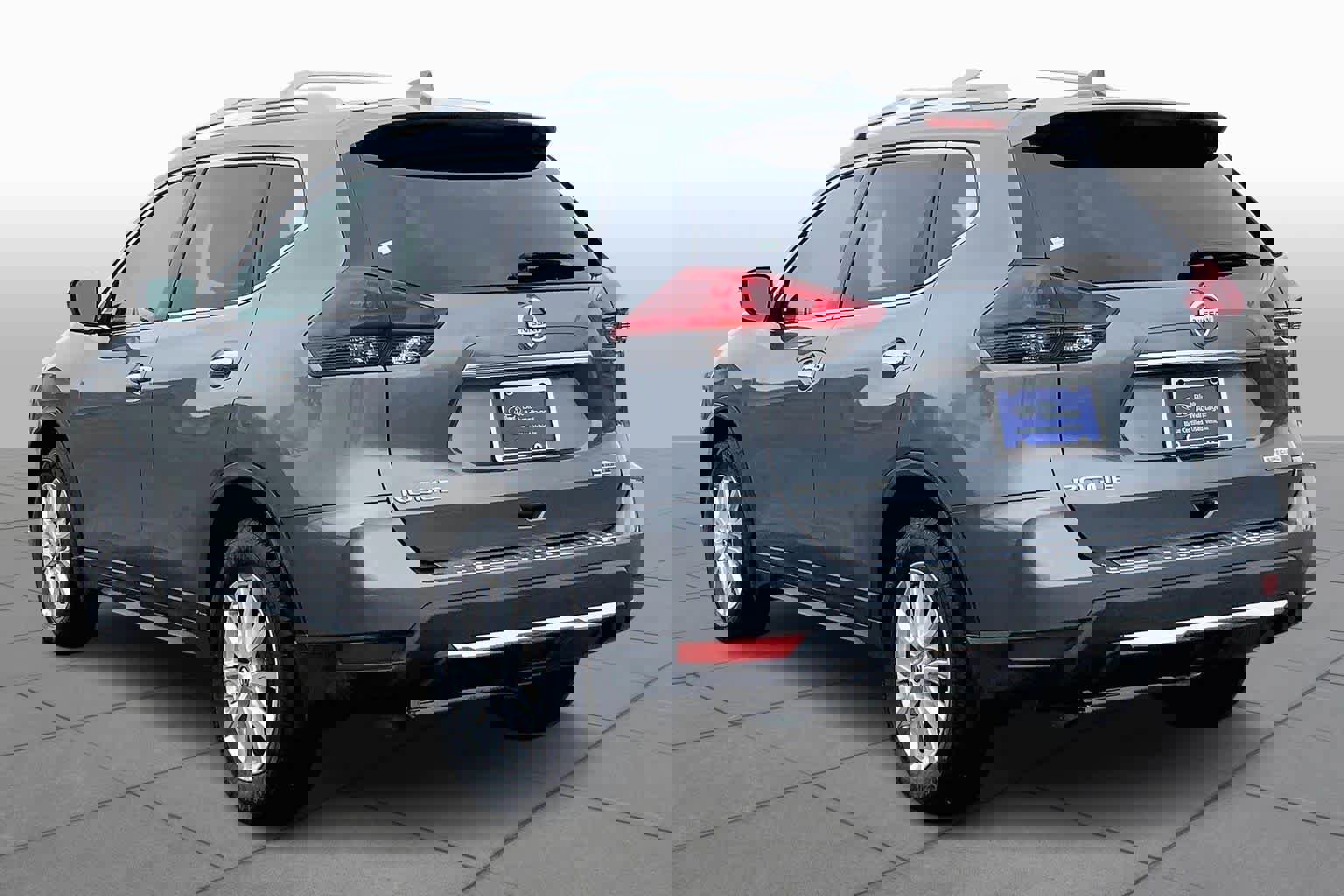 Used 2020 Nissan Rogue S w/ Special Edition Package image 4