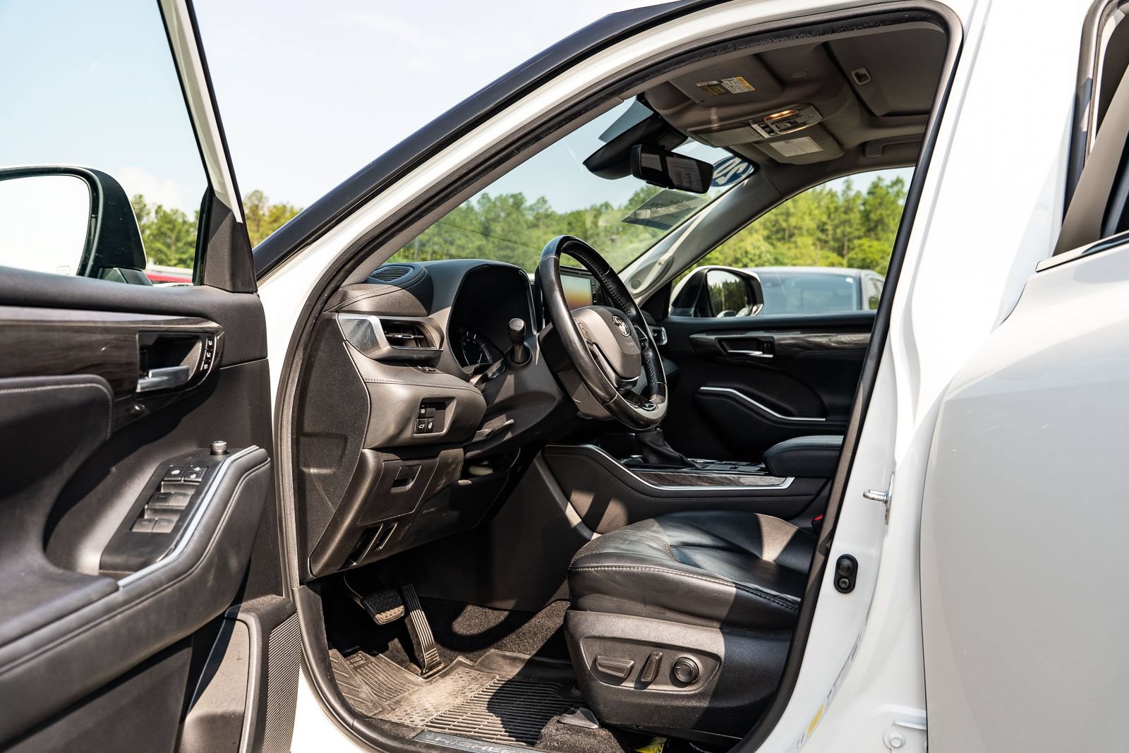 Used 2020 Toyota Highlander Limited FWD image 18