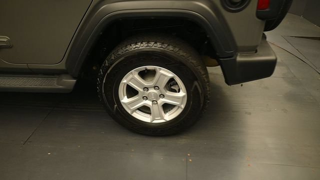 Used 2019 Jeep Wrangler Unlimited Sport S AWD/4WD image 9