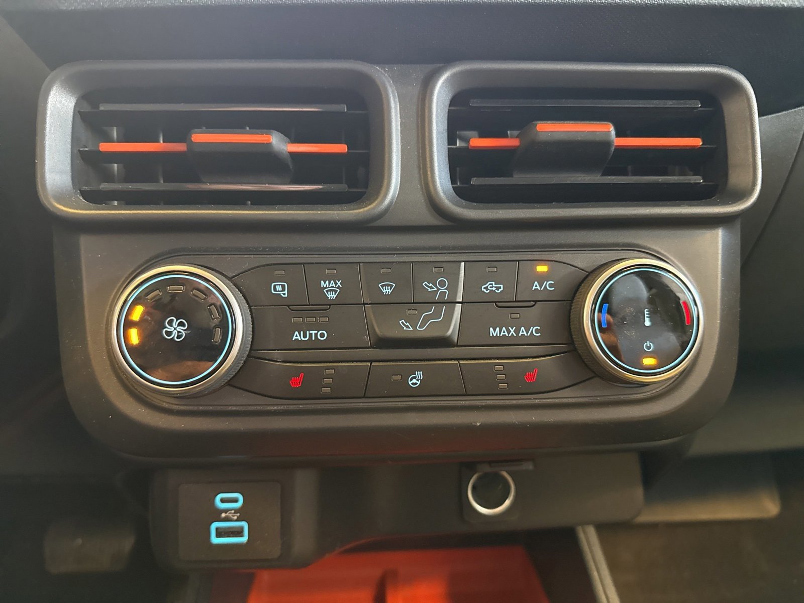 Certified 2023 Ford Maverick XLT w/ XLT Luxury Package image 27