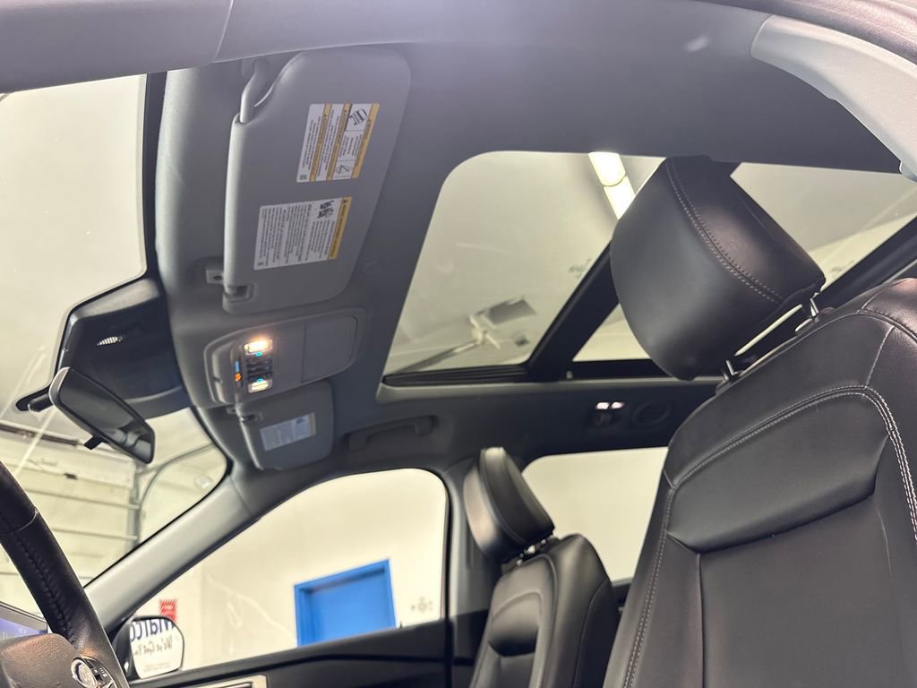 Certified 2023 Ford Explorer XLT w/ Equipment Group 202A AWD/4WD image 25