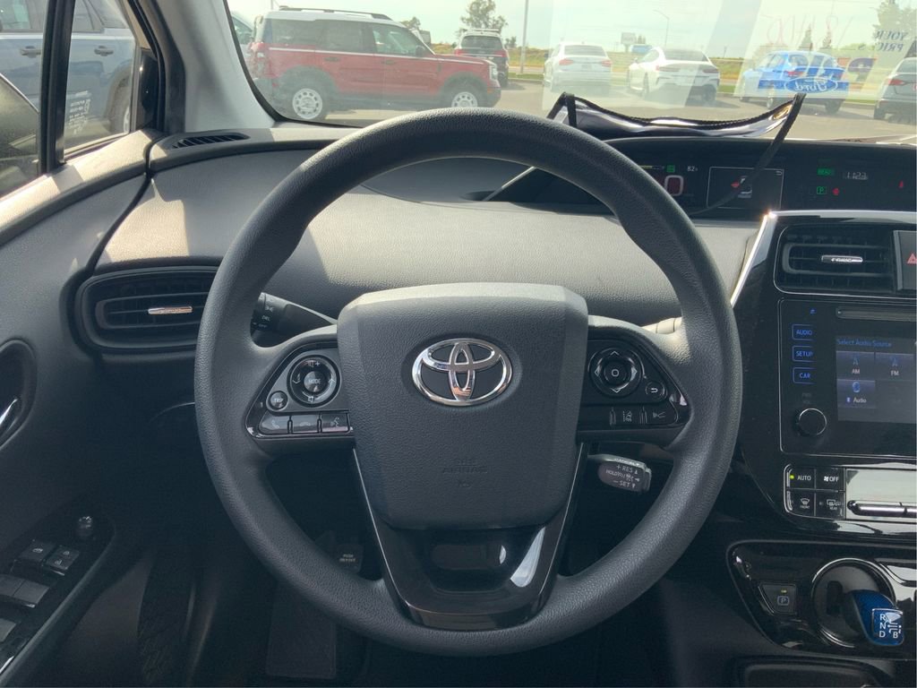 Used 2019 Toyota Prius L Eco w/ Carpet Mat Package image 19