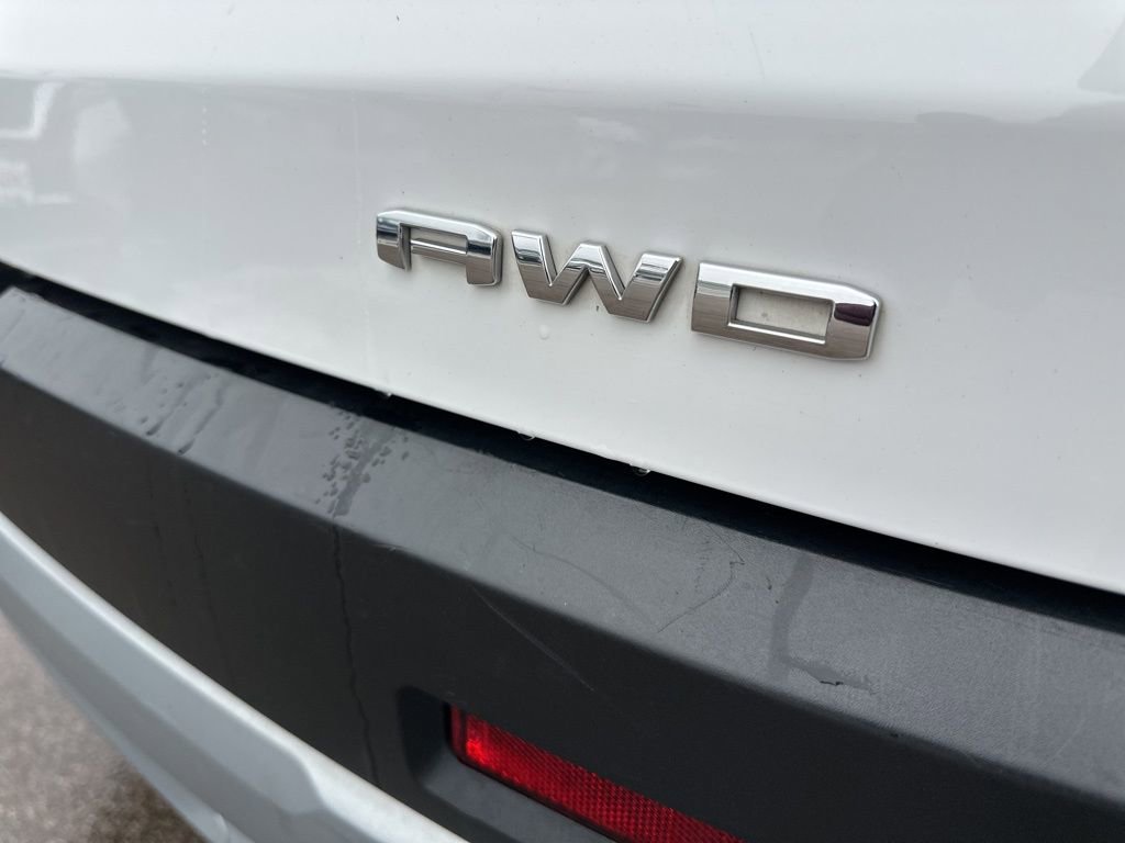 Used 2023 GMC Acadia SLT image 12