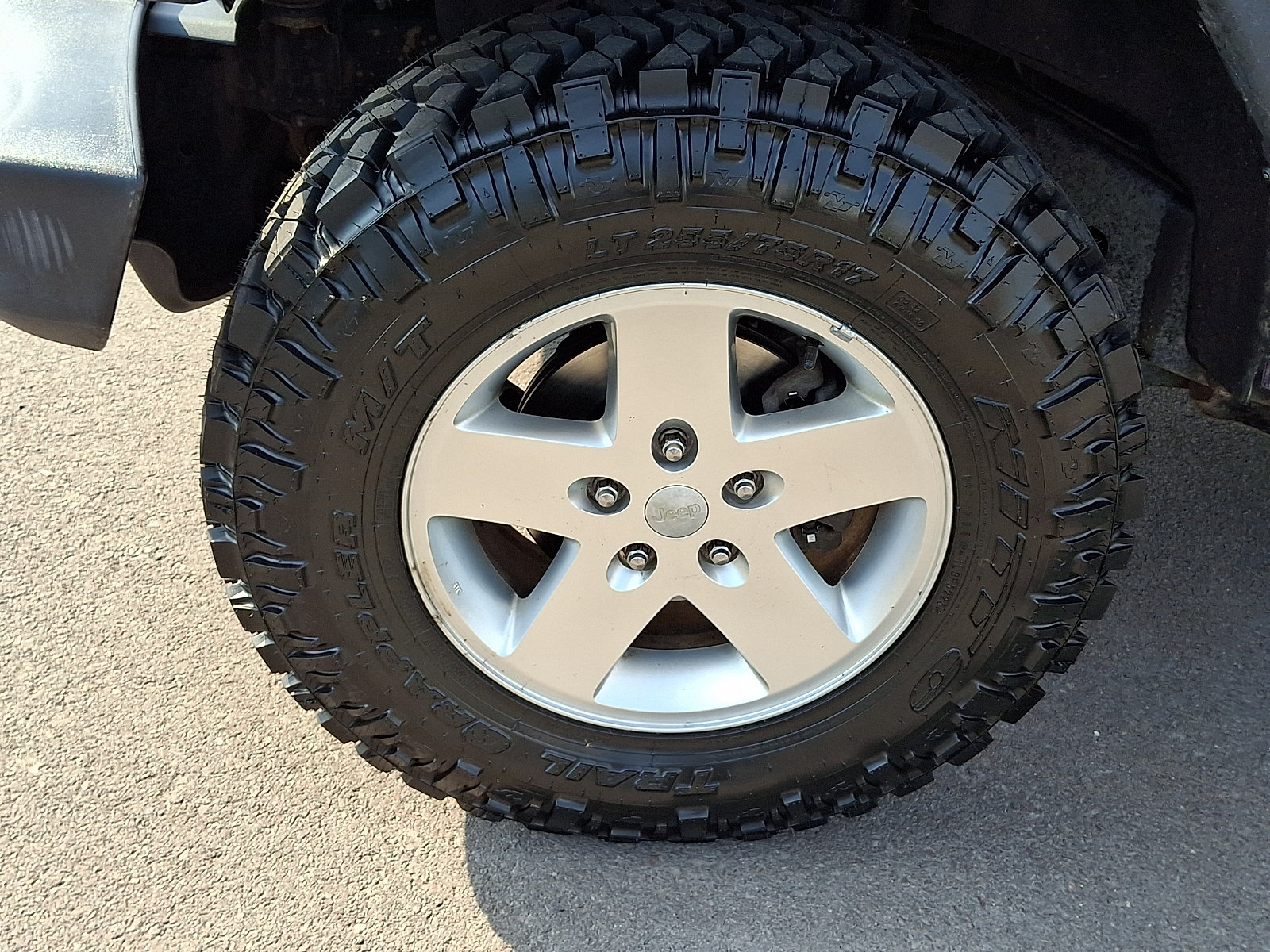Used 2018 Jeep Wrangler Sport AWD/4WD image 28