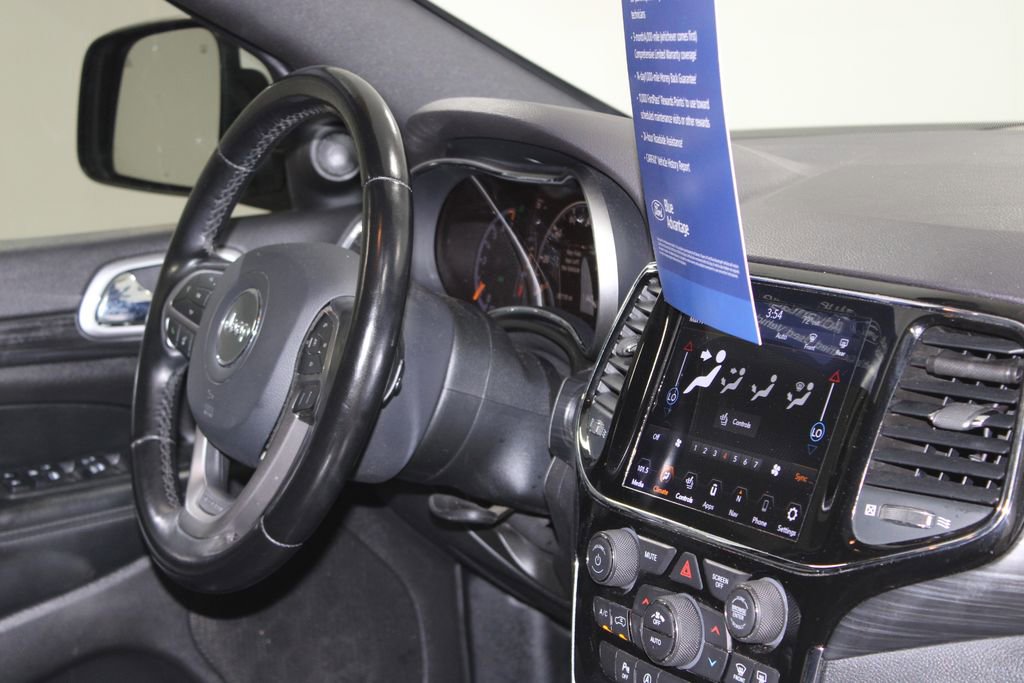 Used 2020 Jeep Grand Cherokee Altitude image 29