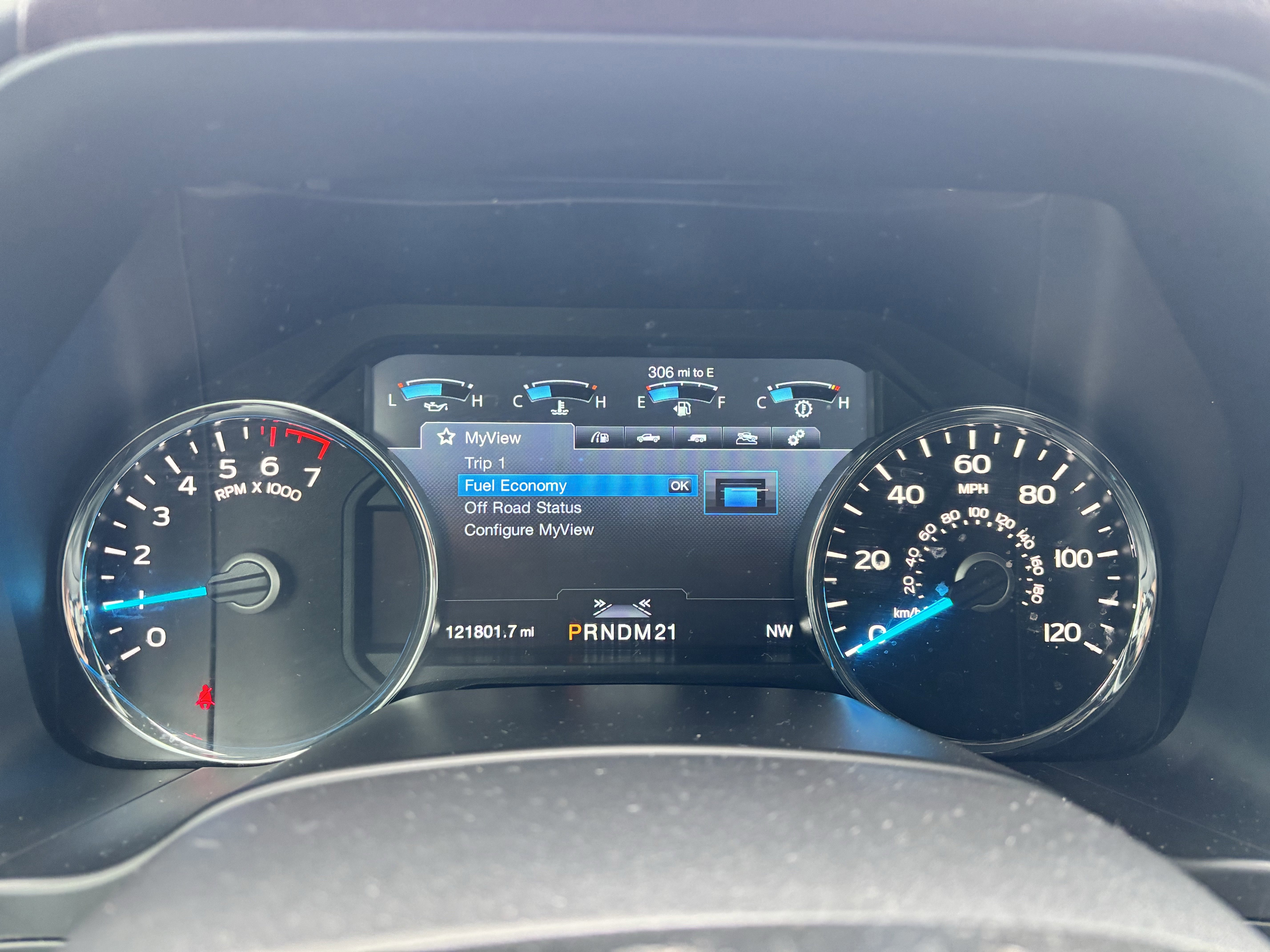 Certified 2017 Ford F150 Platinum w/ Equipment Group 701A Luxury image 12