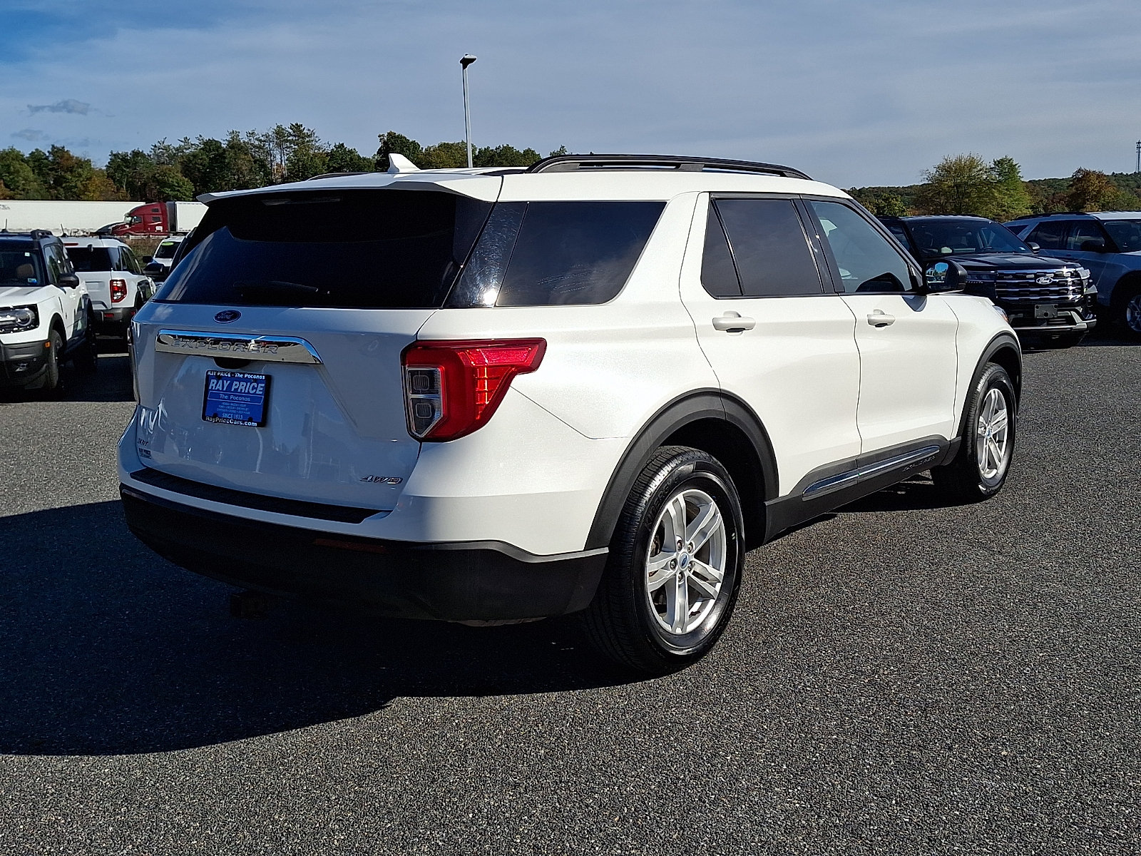 Certified 2023 Ford Explorer XLT AWD/4WD image 7