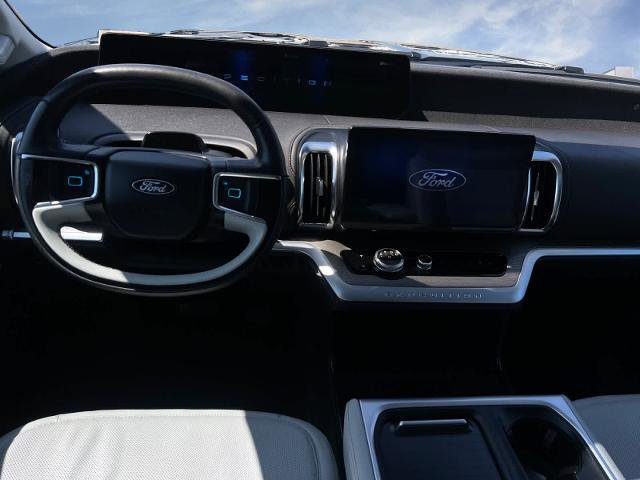Certified 2025 Ford Expedition Platinum w/ Driver's Package AWD/4WD image 14