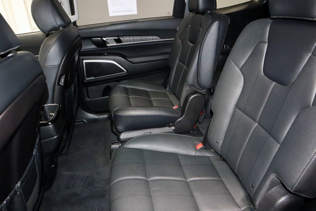 Used 2023 Kia Telluride EX w/ EX Captain's Chair Package FWD image 25