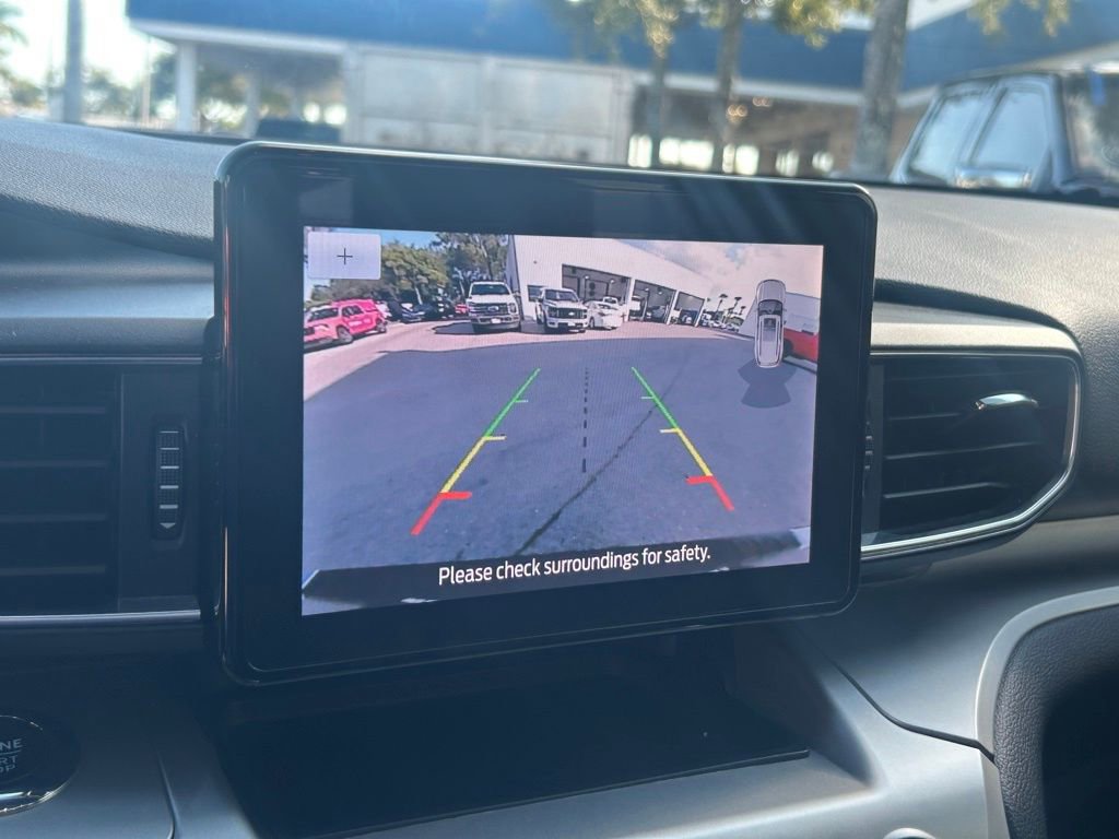 Certified 2022 Ford Explorer XLT w/ Equipment Group 202A image 16