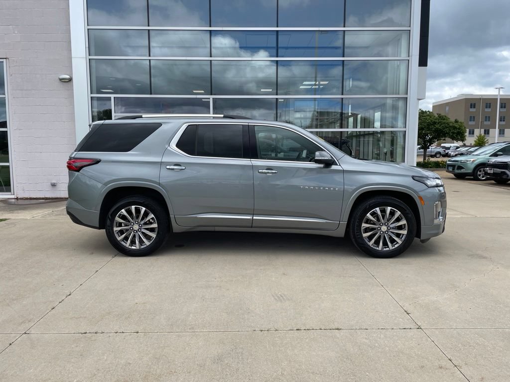 Used 2023 Chevrolet Traverse Premier w/ LPO, Floor Liner Package AWD/4WD image 4