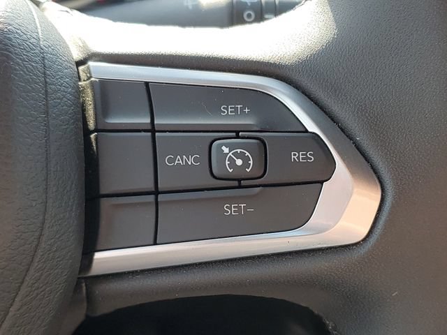 Used 2023 Jeep Compass Latitude AWD/4WD image 12