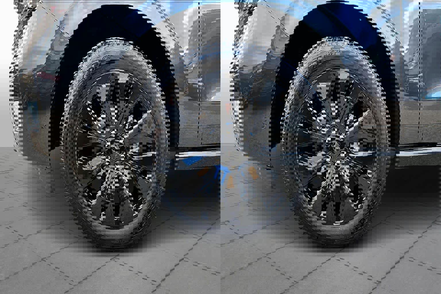 Certified 2025 Ford Expedition Platinum w/ Stealth Appearance Package image 14