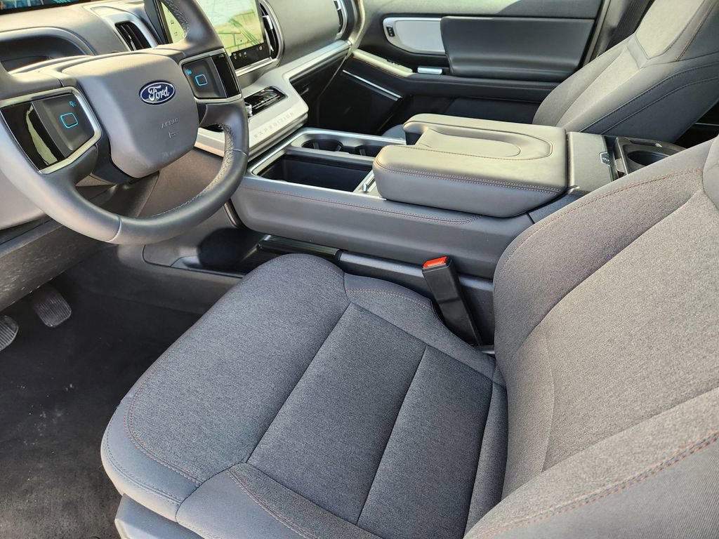 Certified 2025 Ford Expedition Max Active image 9