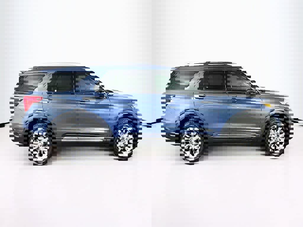 Certified 2021 Ford Explorer Platinum w/ Equipment Group 601A image 26