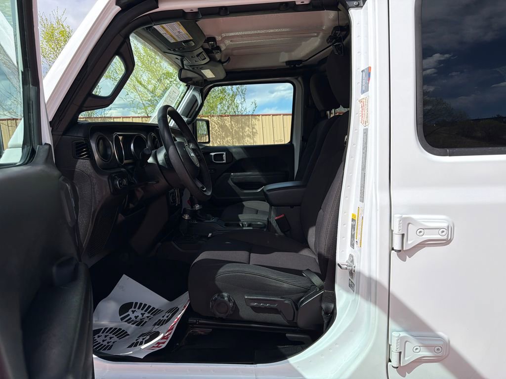 Used 2023 Jeep Gladiator Sport image 10